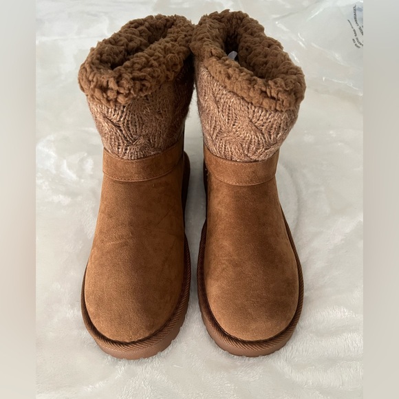 Muk Luks Alyx boot in walnut size 8 - Picture 2 of 7